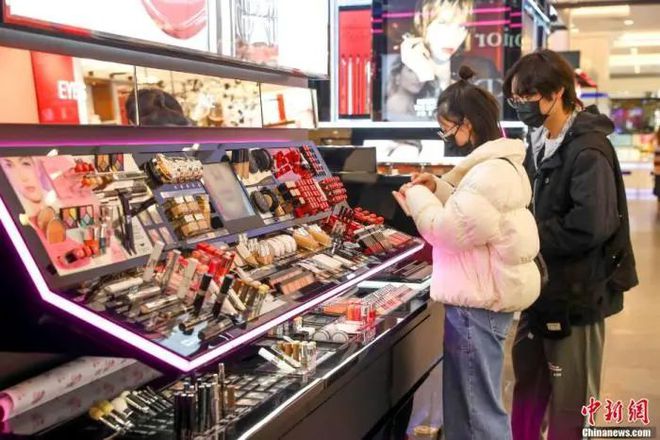 开元体育·(中国)官方网站多种原料告急化妆品会大涨价吗？