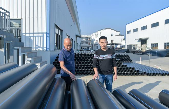 开元体育天下陂商㉔丨毅然辞掉厂长职位回乡创业这个黄陂伢用实际业绩书写不一般(图2)